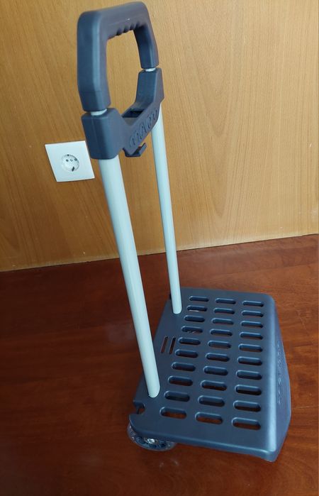 Suporte troley para colocar a mochila
