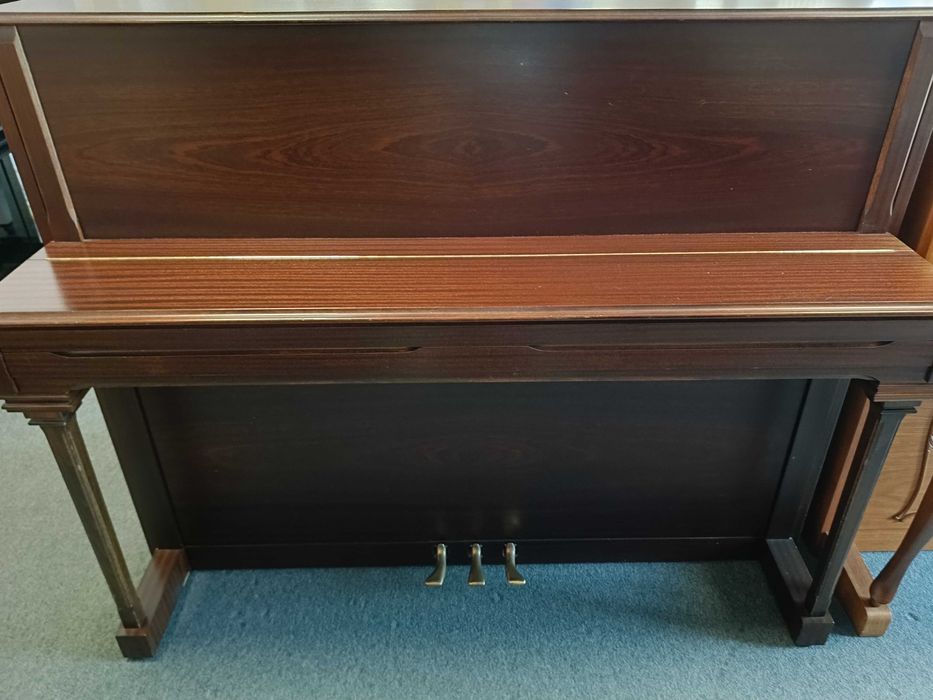 Majestatyczne Pianino Seiler