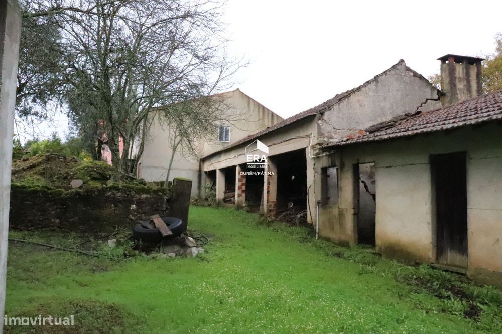 Moradia T3 em Maçãs de Dona Maria!