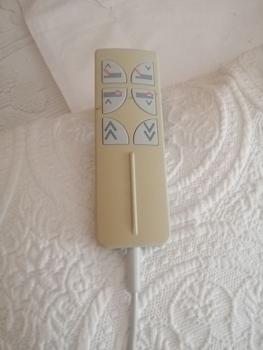 Estrados articulados elétricos com colchão