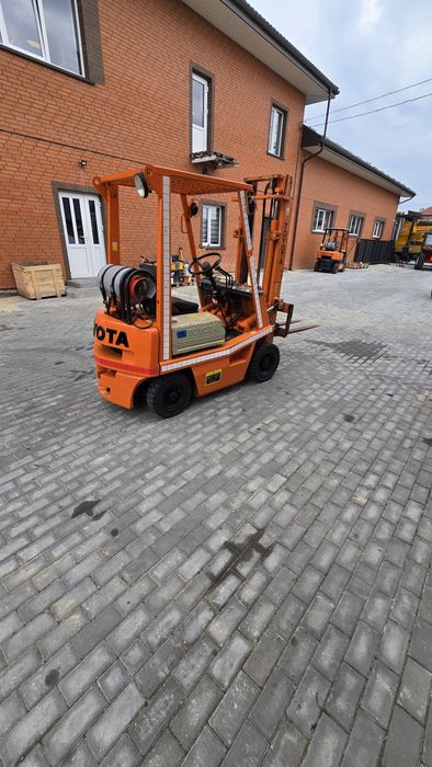 Toyota Кара навантажувач Тойота вилковий навантажува TOYOTAч