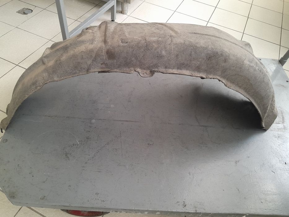 Задні підкрилки ворсові