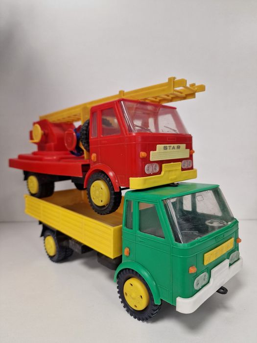 2 stare zabawki autka STAR synteza Bydgoszcz PRL i truck.