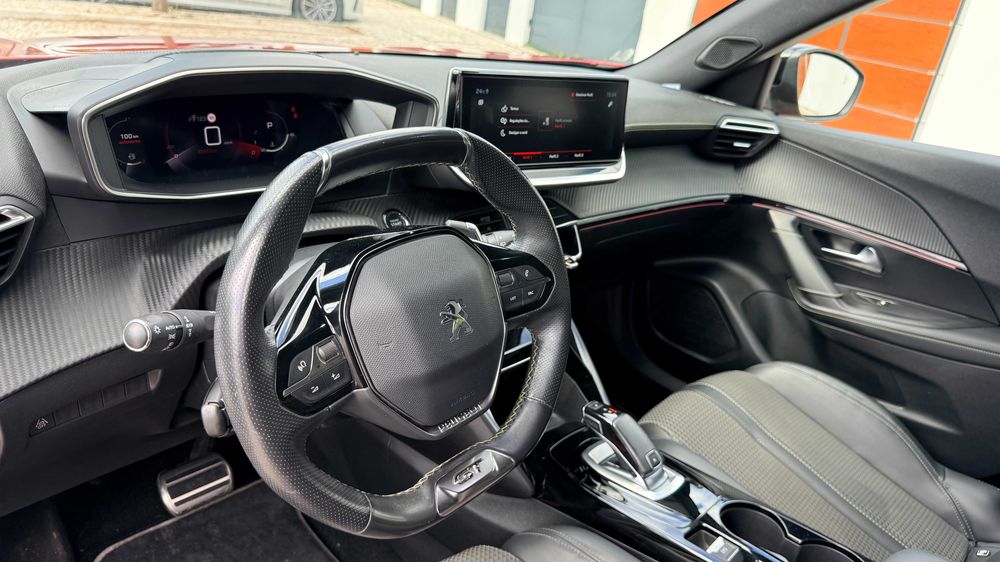 Peugeot 2008 PureTech 130cv Caixa automática EAT8 GT Line