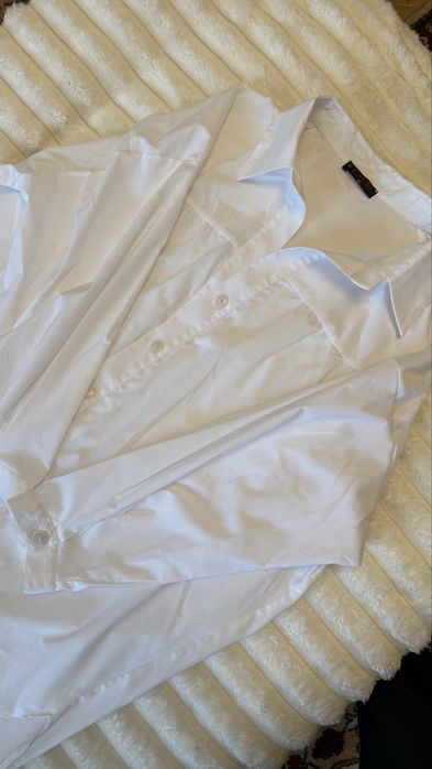 Блуза жіноча біла