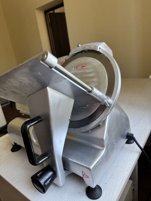 Слайсер професійний 250 мм Hurakan HKN-HM250