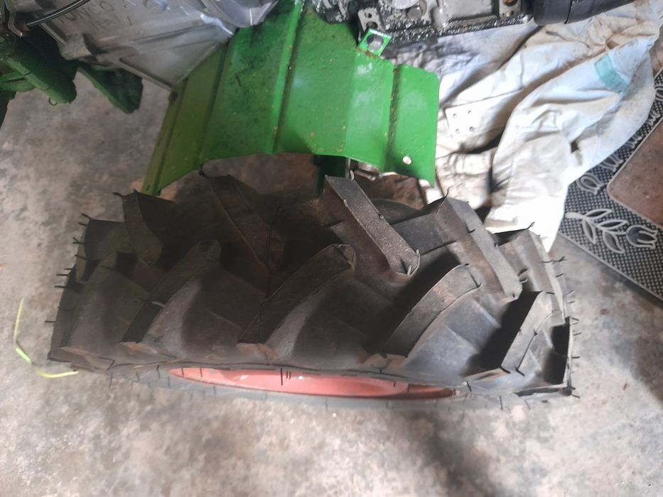 Motoenchada com reboque