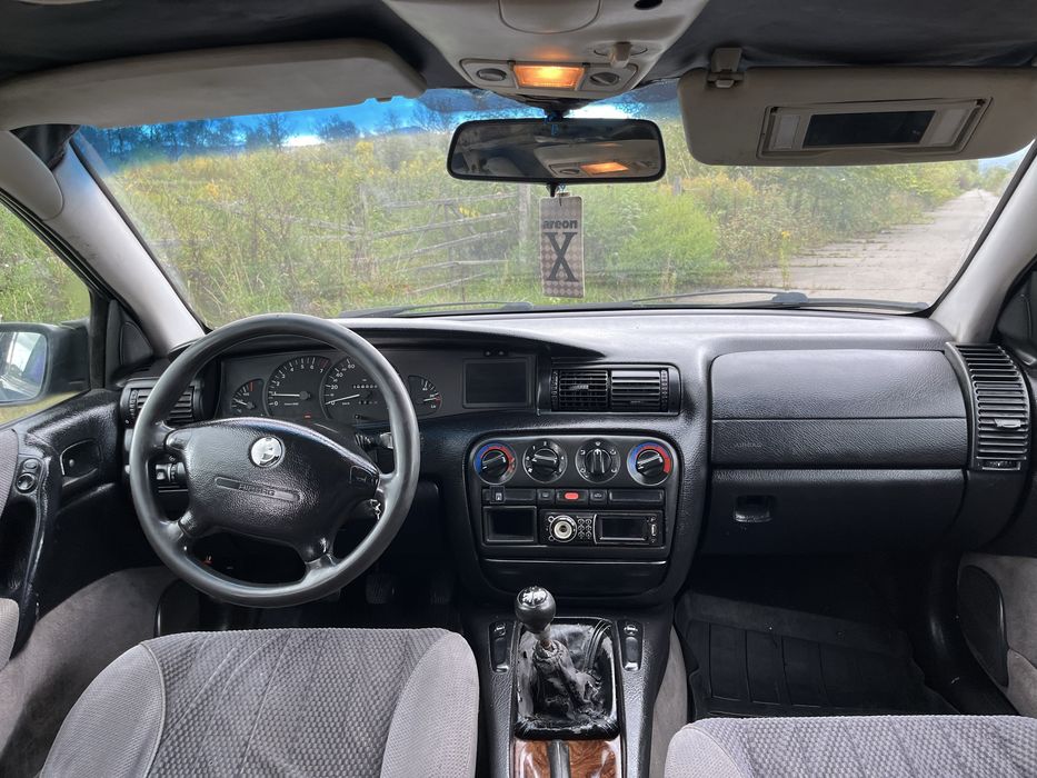 Opel omega b 2.0i 16v