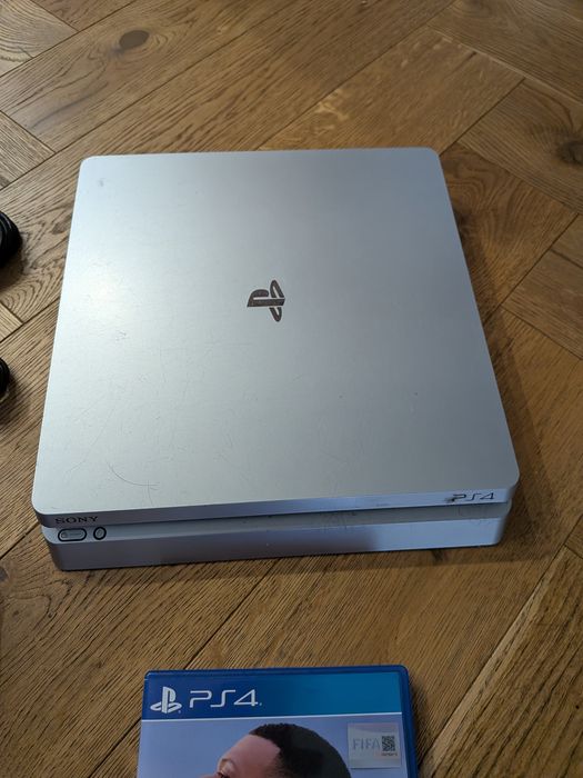 Konsola ps4 Playstation 4