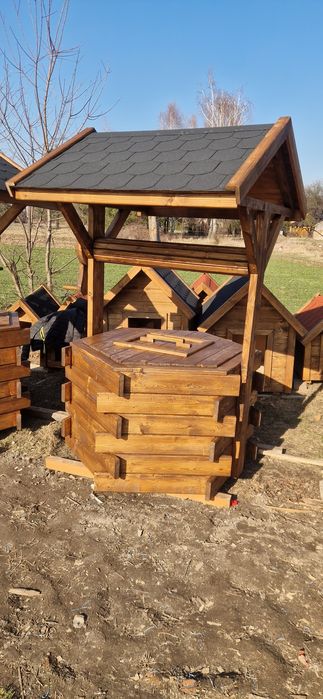 Studnia ogrodowa, drewniana. Ozdoba