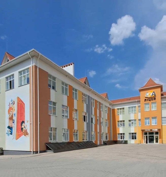 Таунхаус в Авангарде с двумя парко местами и зоной барбекю