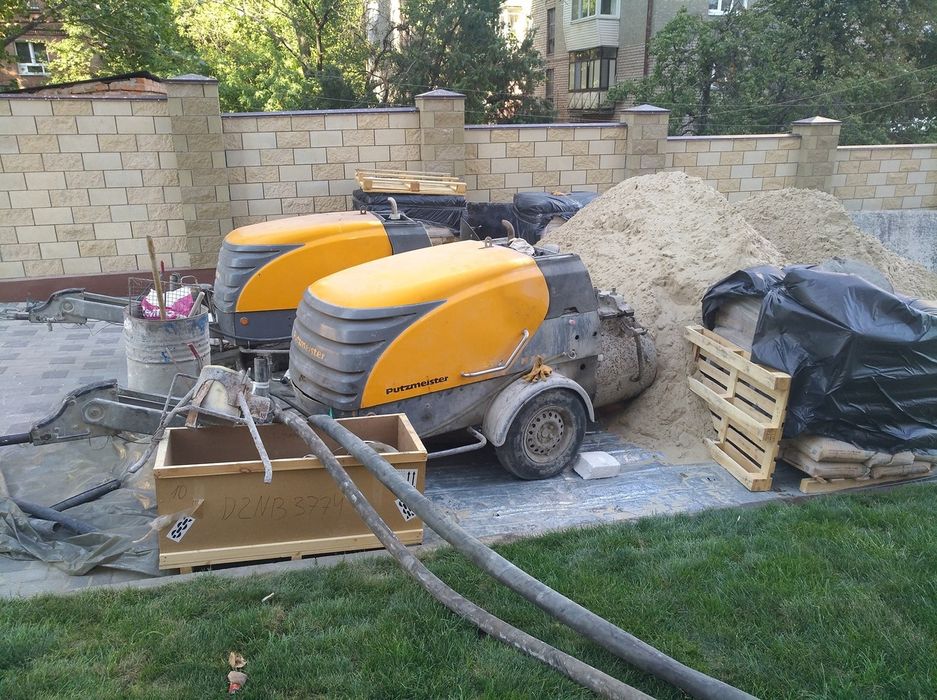 Стяжка підлоги піщана машинна напівсуха,стяжка пола