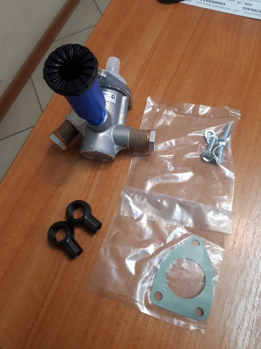 Pompka zasilająca 3 otworowa Zetor Oryginał  Motorpal