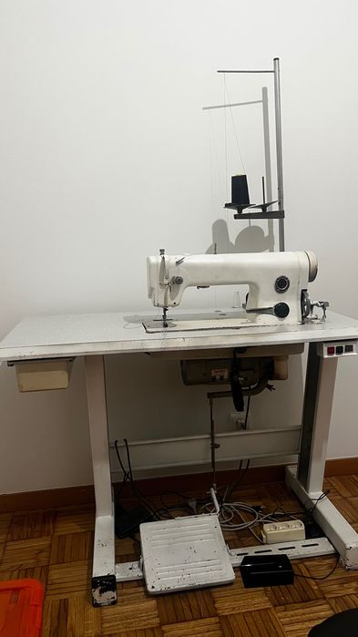 Máquina costura industrial