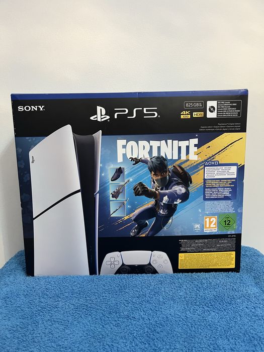 PS5 Slim Digital + Fortnite- NOVA e SELADA com Garantia de 3 anos!!