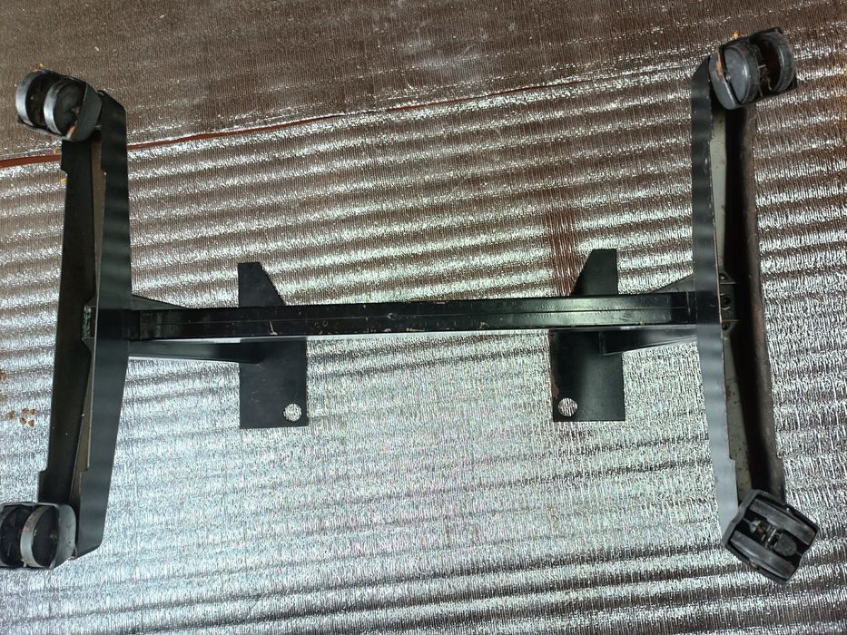 Підставка пересувна, металічна