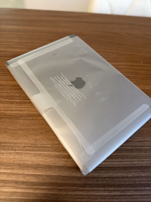 MacBook Pro 13” M1 – Como Novo (em Caixa)