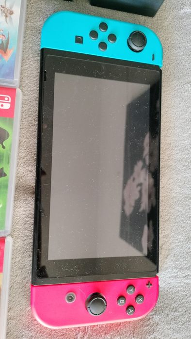 Konsola Nintendo switch z grami