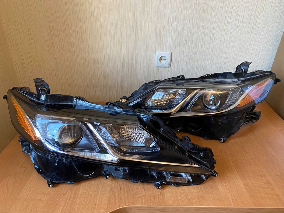 ОРИГІНАЛ Фари Toyota Camry 70 (2018–2024) LED ліва права