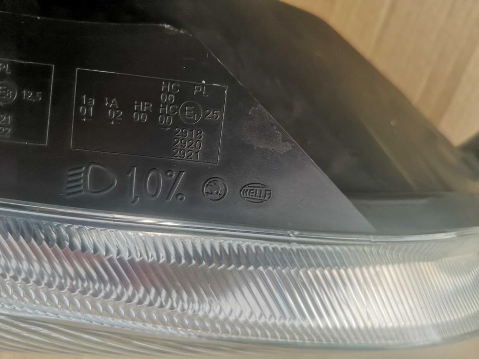Фара Skoda Fabia 2 Фабія 2 Адаптивна Поворотна