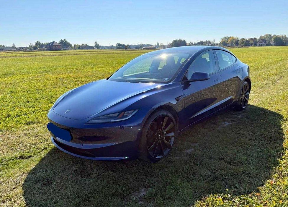Tesla Model 3 2025