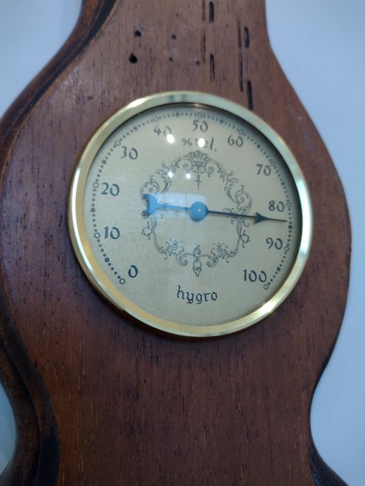 Барометр, гигрометр на дереве. Есть гектопаскали. Германия.