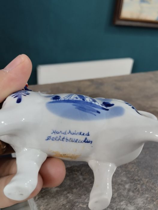 Stara figurka krowa Holandia sygnowana