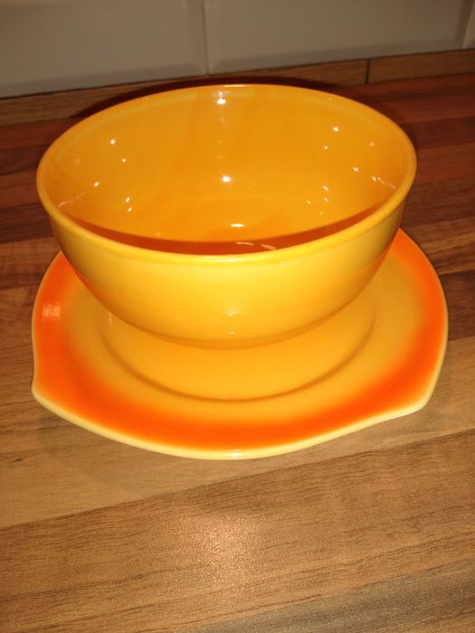 Zestaw naczyń porcelanowych - talerze+miski