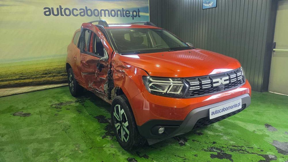 Dacia Duster 1.0 TCe Bi-Fuel  -  Salvado