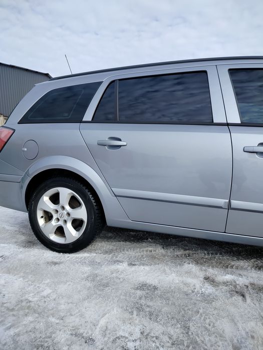 Астра H універсал 1.6.бензин