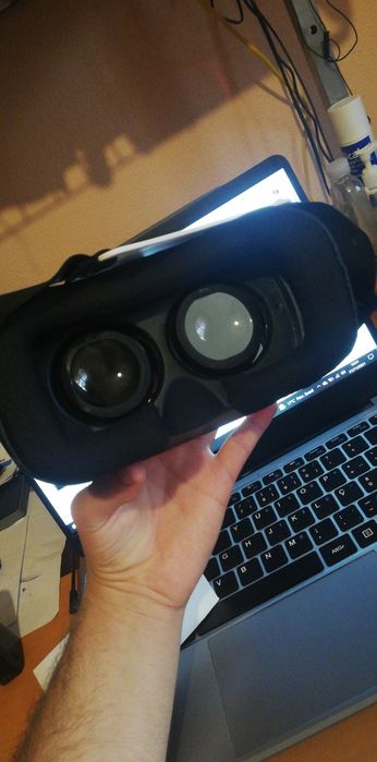 Virtual reality glasses + wireless controller64861601027714123