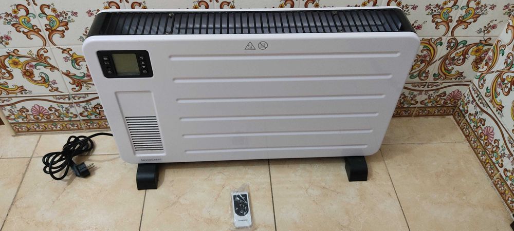 Heater with remote control, like new.64584882553089123