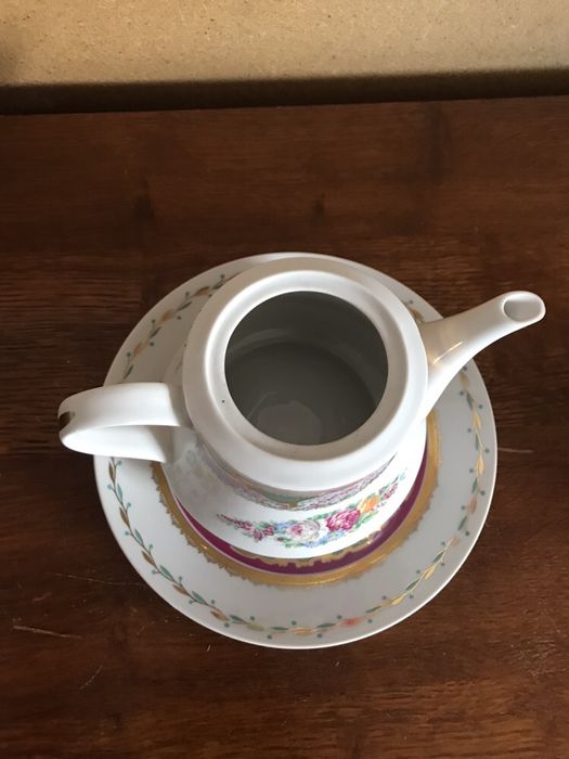 Cafeteira e prato em limoges