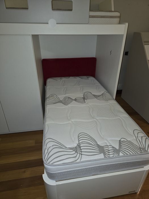 Beliche 2 crianças ( com colchão)/ armario para roupa ou brinquedos