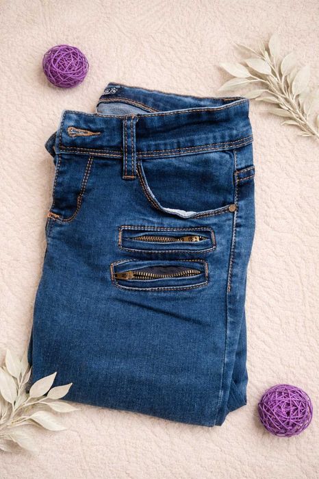 Mega Stylowe Jeansy Y2K z Zamkami – Stan Idealny!