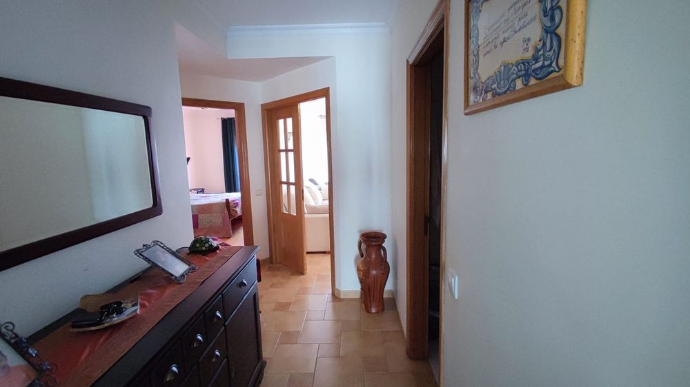 Apartamento T2 com garagem fechada