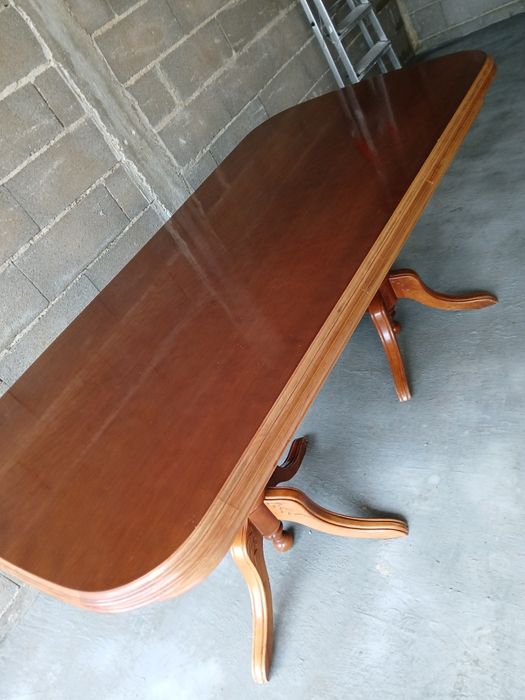 Mesa de madeira maciça