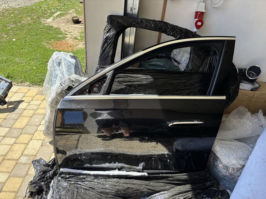 Дверка Mercedes W214 перед ліва права в наявності