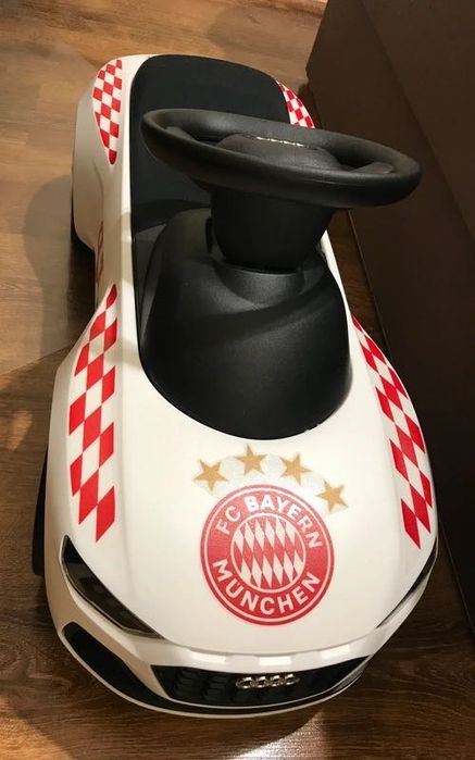 Jeździk dziecięcy autko samochodzik AUDI biały używany