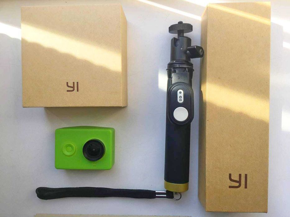 Экшн камера Xiaomi Yi Sport White Travel Edition + Селфи Палка Монопод