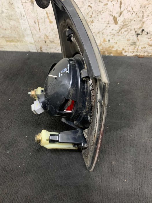 Mazda 3 I BK HB 5D Lampa Lewa Tylna Lewy Tył W Klapę LT