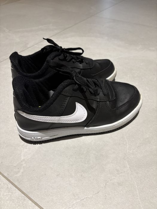 Buty adidasy czarne NIKE 35