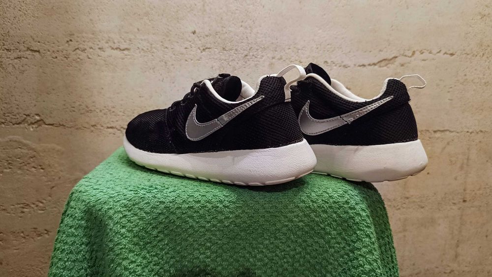 Sneakersy NIKE ROSHE ONE r.37,5 stan bardzo dobry