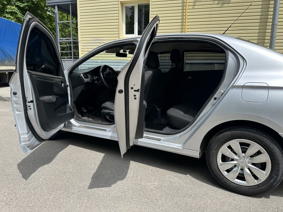 Продам авто Citroen C-Elysee 2015 г в 1.6л Дизель diesel