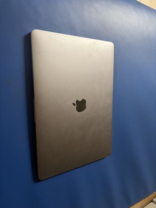 MacBook Pro 13" (2017) | Intel i5 / 8GB RAM / Retina | Zadbany!