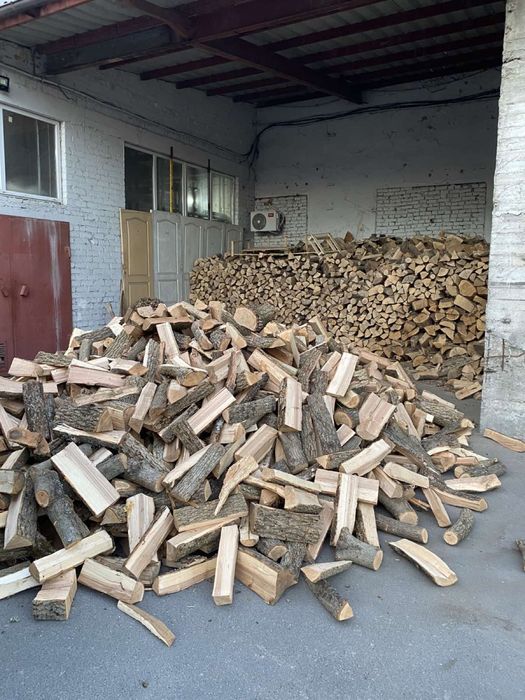 Дрова дубові колоті