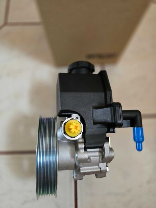 Pompa wspomagania kierownicy do modeli Mercedes W203