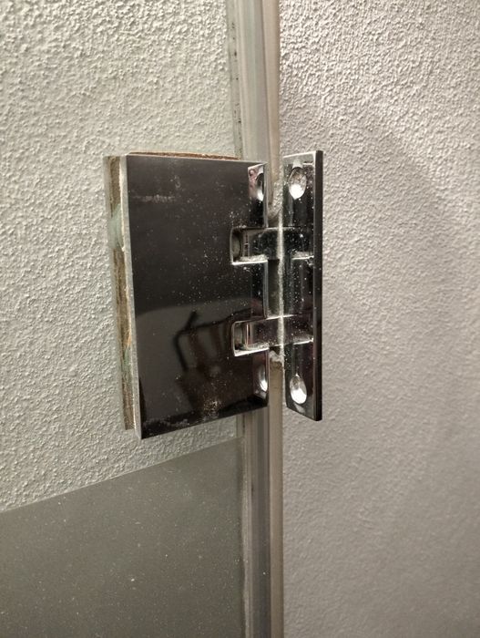 Porta / resguardo em vidro para chuveiro ou banheira.