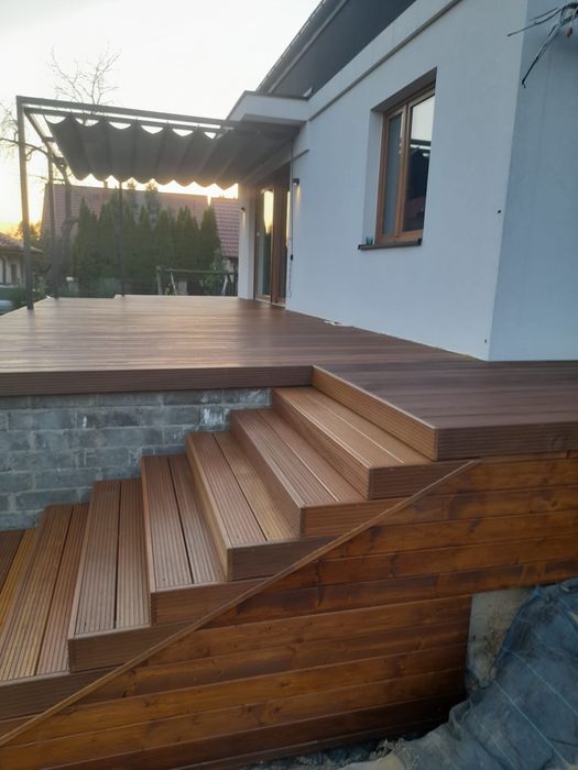 Deska tarasowa BANGKIRAI 25x145 ryflowana, gładka