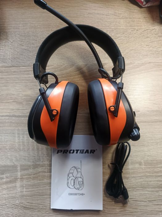 захисні шумопоглинаючі  навушники Protear з DAB+/FM-радіо та Bluetooth